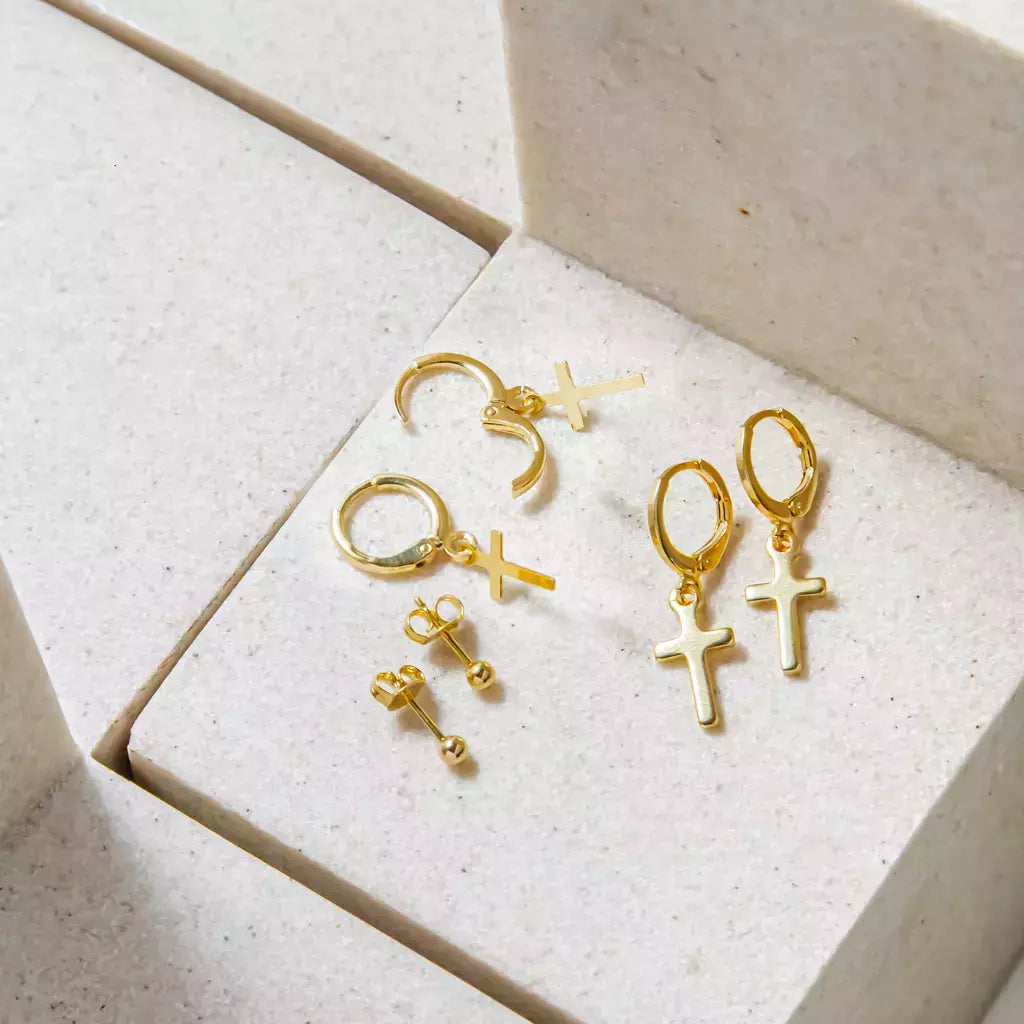 Kit Brincos Femininos Trio Argola com Pingente de Cruz e Ponto de Luz em Banho Dourado – Serenité