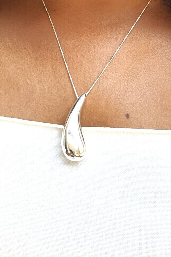 Colar Feminino Vírgula Alongado em Banho de Prata 925 – Serenité