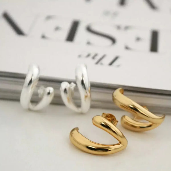 Brinco Feminino Ear Hook Duplo Minimalista em Metal Banhado – Serenité