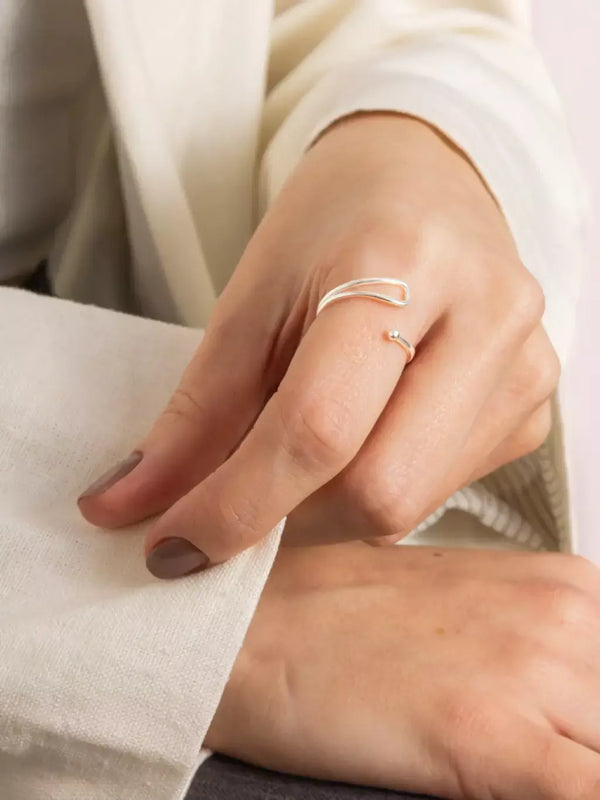 Anel Feminino em Prata 925 Ajustável Design Encaixe Minimalista – Serenité