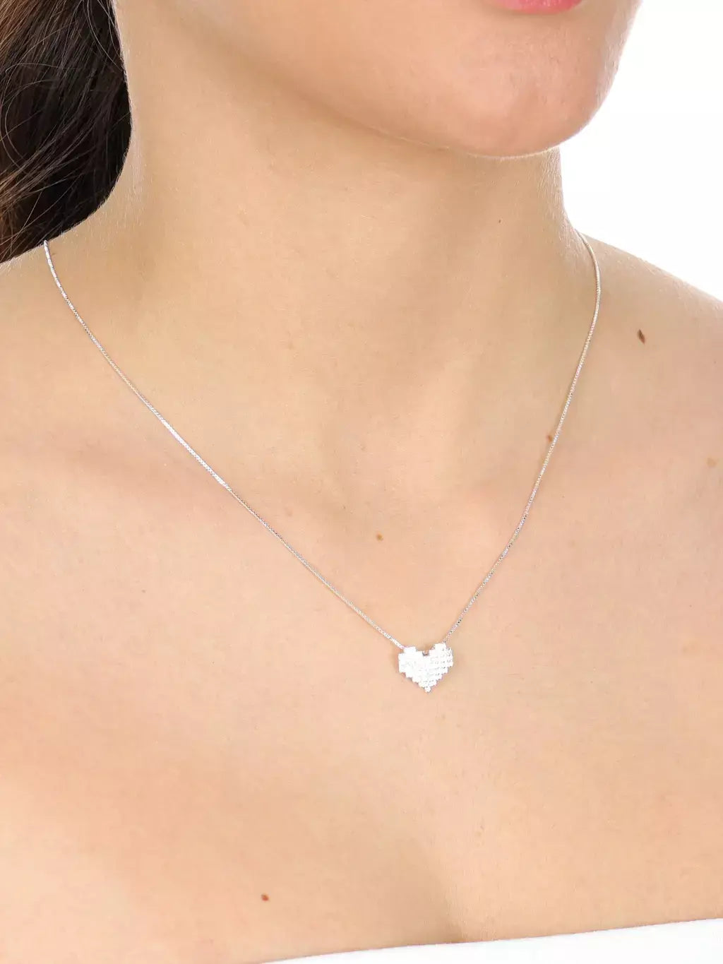 Colar Feminino em Prata 925 com Pingente Coração Cravejado de Zircônias – Serenité
