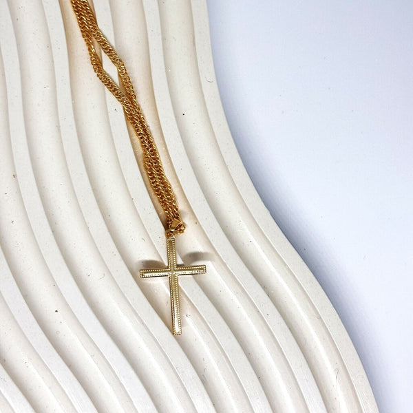 Colar Feminino Cruz 50cm Banhado a Ouro – Serenité