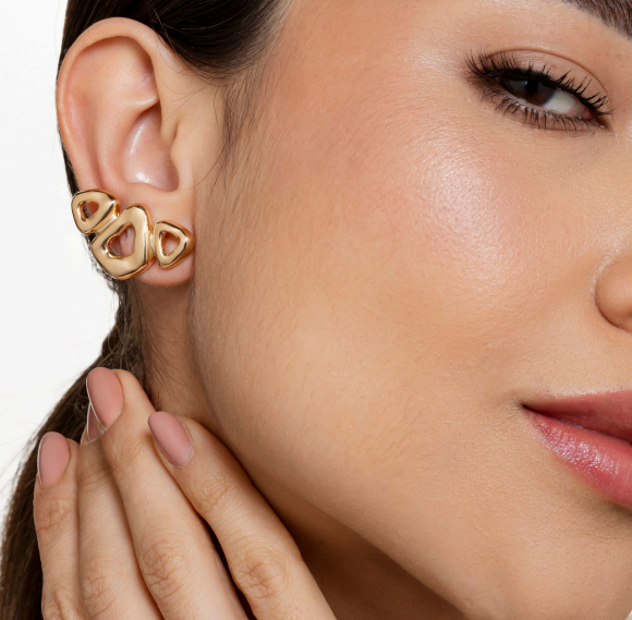 Brinco Feminino Triarte Ear Cuff com Banho de Ouro 18K – Serenité
