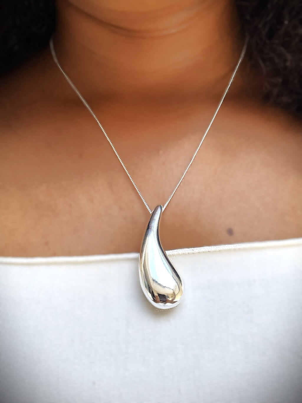 Colar Feminino Vírgula Alongado em Banho de Prata 925 – Serenité