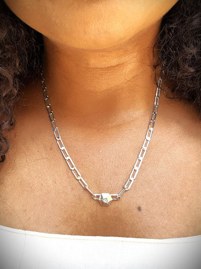 Colar Feminino Hexagonal Corrente Elo em Banho de Prata – Serenité