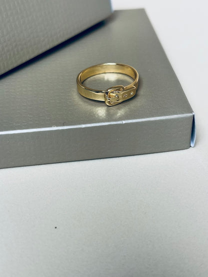 Anel Feminino Fivela Ajustável em Metal com Banho de Ouro – Serenité