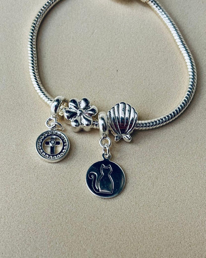 Pulseira Feminina de Berloques com Fecho Redondo em Banho de Prata 16 cm – Serenité