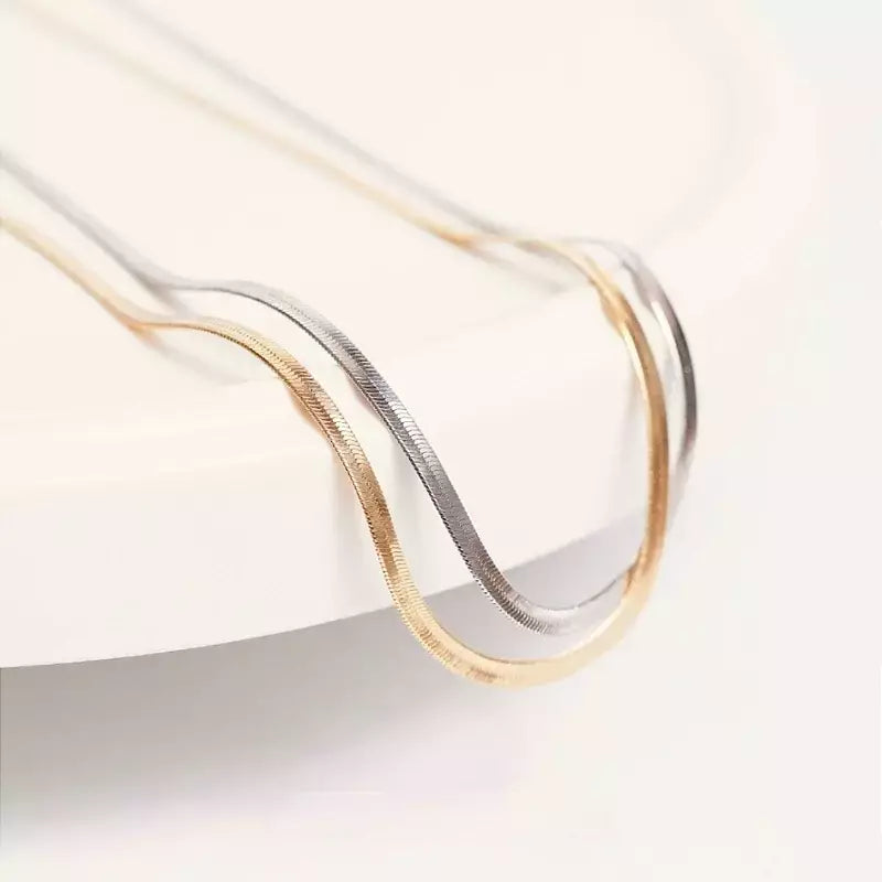 Colar Choker Feminino Fita Lisa Ajustável em Aço Inoxidável – Serenité