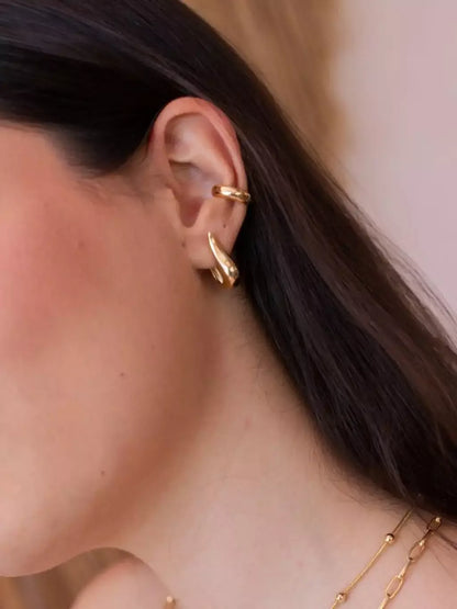 Brinco Feminino Lisce com Design Orgânico em Metal Banhado a Ouro – Serenité