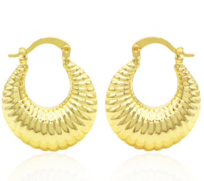 Brinco Feminino Click Gota com Frisos em Banho Dourado – Serenité