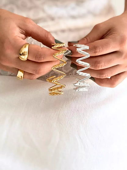 Bracelete Feminino Zig Zag Ajustável com Banho de Prata – Serenité