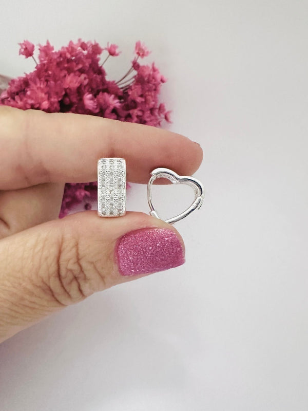 Brinco Feminino Argola Coração Cravejada com Zircônia em Metal Banhado – Serenité