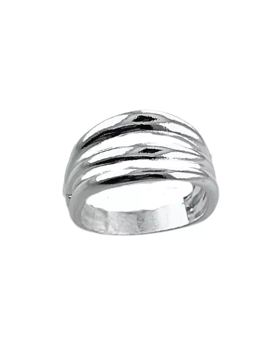 Anel Feminino Largo Texturizado em Metal com Banho de Prata – Serenité