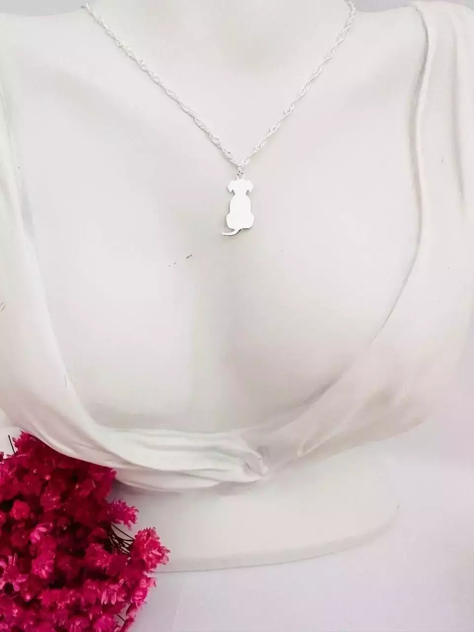 Colar Feminino Minimalista Plaquinha Gato em Aço Prata – Serenité