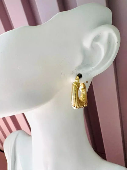 Brinco Feminino Argola Quadrada Minimalista com Banho de Ouro – Serenité
