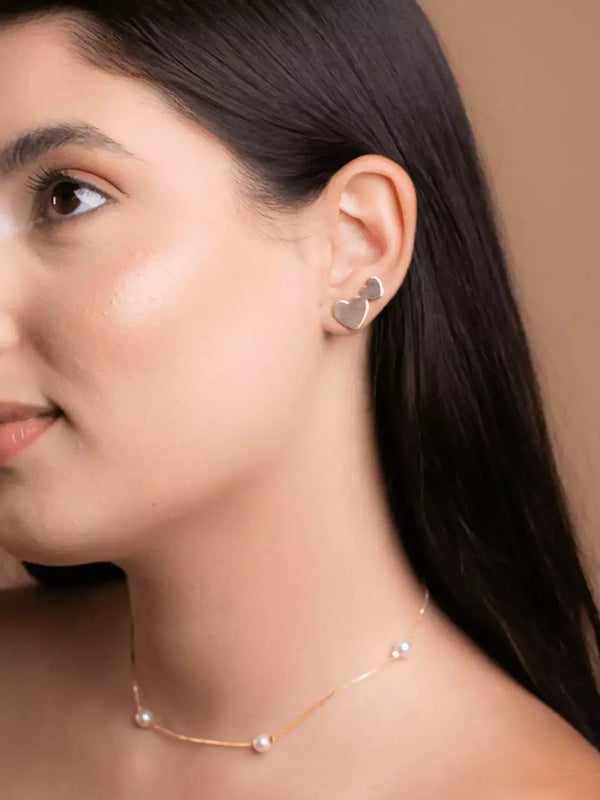 Brinco Feminino de Coração Triplo com Banho de Ouro 18K – Serenité