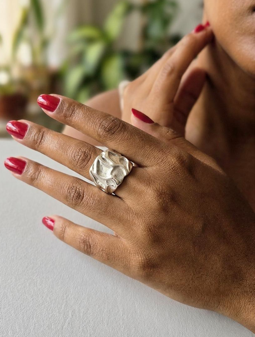 Anel Feminino Elemental Ajustável Banhado a Prata em Metal Premium – Serenité