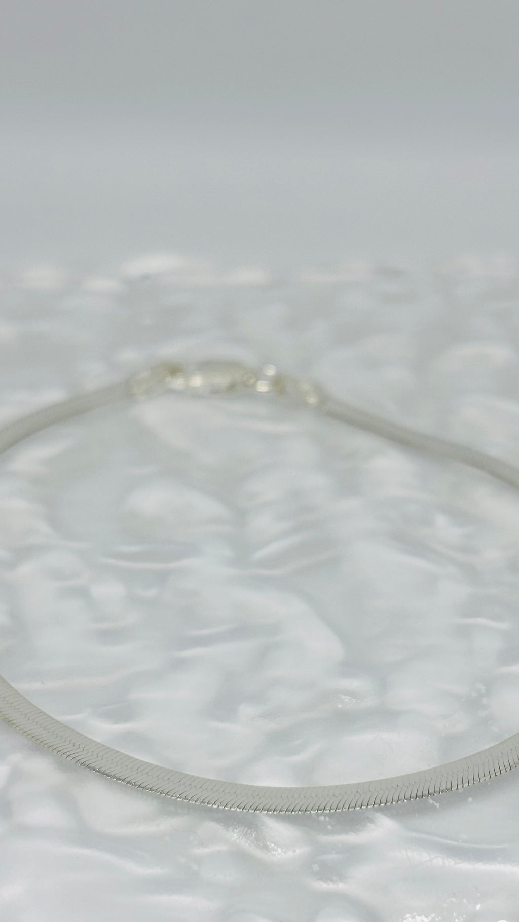 Pulseira Feminina Espinha de Peixe 3mm em Prata Lisa – Serenité
