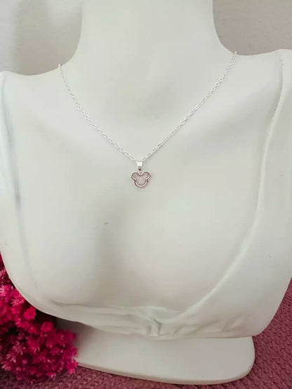 Colar Feminino Mickey com Pingente Delicado em Banho de Prata – Serenité