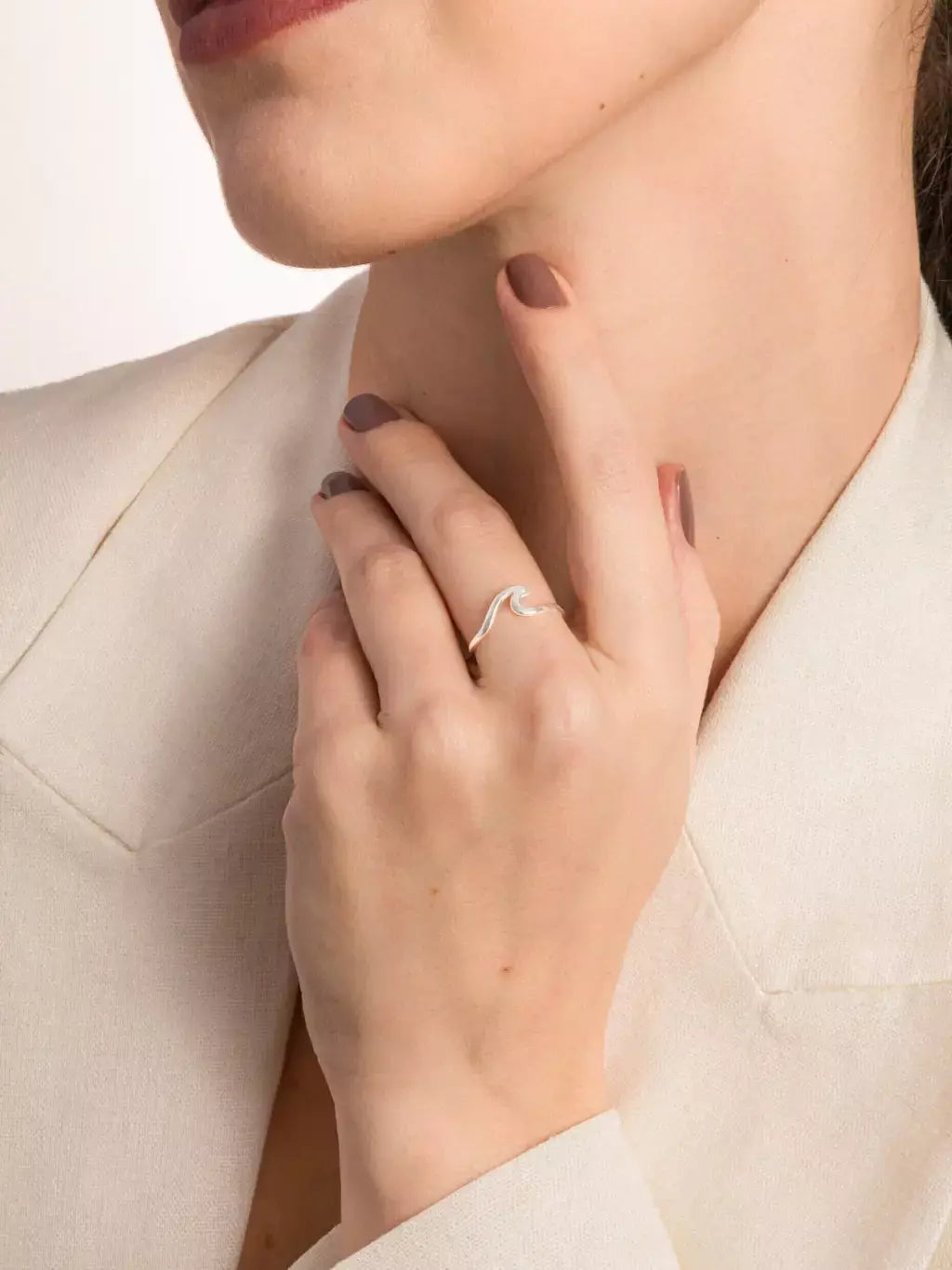 Anel Feminino Ondas em Prata 925 Minimalista de Alta Qualidade – Serenité