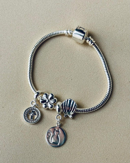 Pulseira Feminina de Berloques com Fecho Redondo em Banho de Prata 16 cm – Serenité