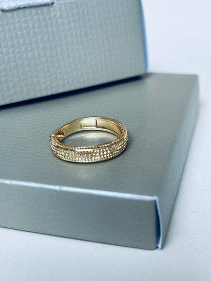 Anel Feminino de Luxo Cravejado com Banho de Ouro 18K – Serenité