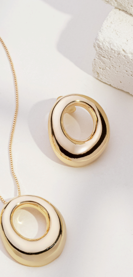 Brinco Feminino Círculo Orgânico com Banho de Ouro 18k – Serenité