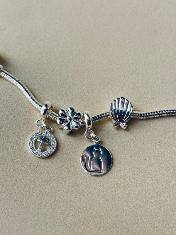 Pulseira Feminina de Berloques com Fecho Redondo em Banho de Prata 16 cm – Serenité